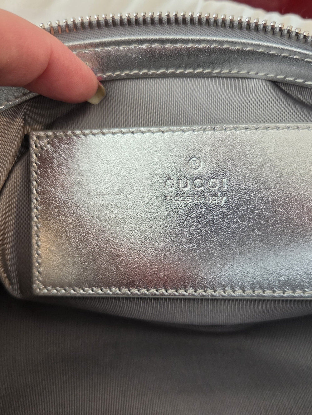 Gucci Small GG Emblem Shoulder Bag And Cardholder - Picture 8 of 14
